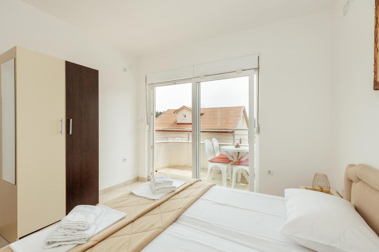 Premium Spot Apartments 헤르섹 외부 사진